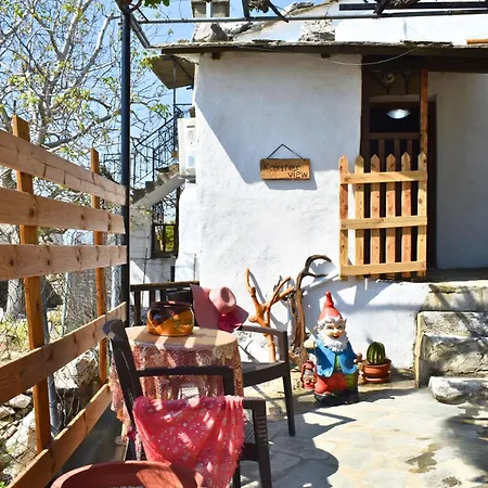 Kastro's View Apartmán *